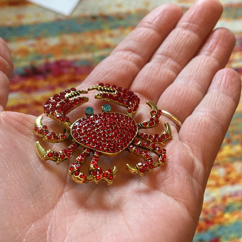 Vibrant Red and Gold Rhinestone Crab Brooch - Picture 6 of 10